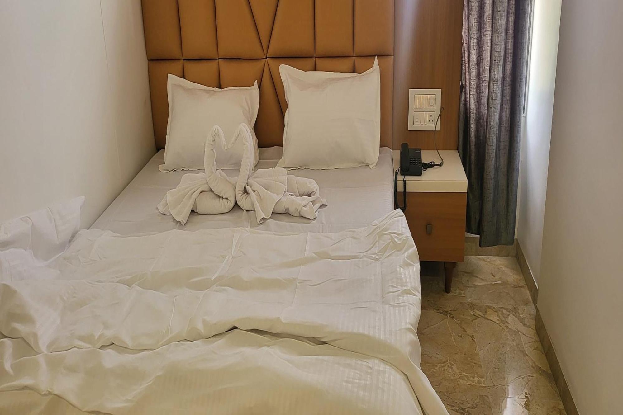 Hotel Ruchi Executive Satara Dış mekan fotoğraf